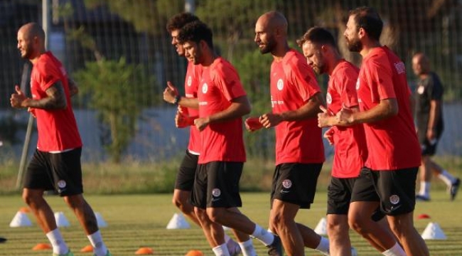 Antalyaspor hazırlıkları çift antrenmanla sürdürüyor